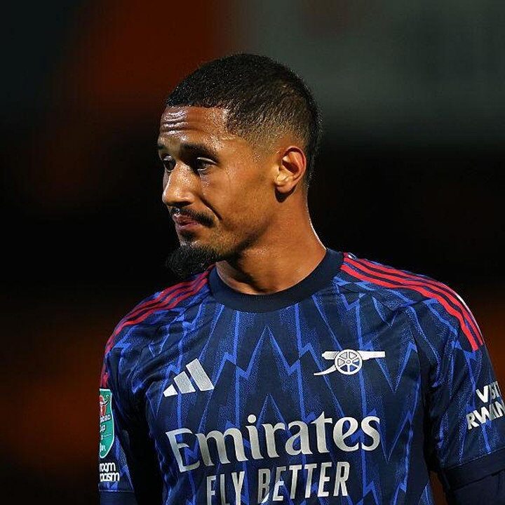 Absennya William Saliba di Foto Skuad Arsenal Dijelaskan Mikel Arteta