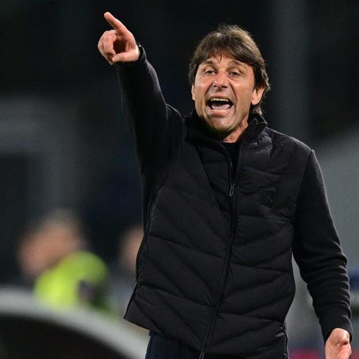 Antonio Conte Bantah Rumor Latih Manchester United