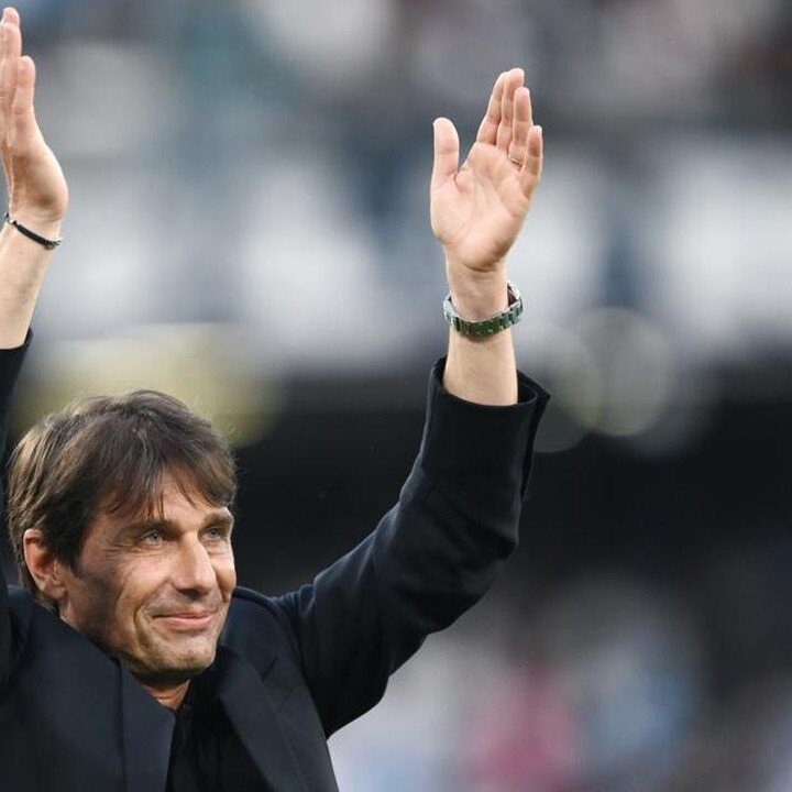 Antonio Conte Nikmati Liburan di Tengah Spekulasi MU dan Juventus