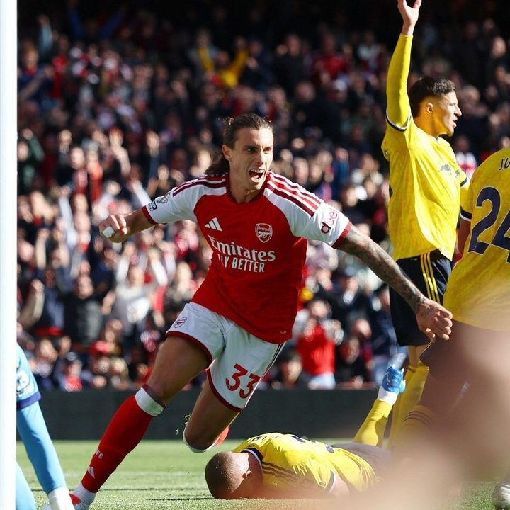 Arsenal Raih Kemenangan Comeback Dramatis atas Leeds United 2-1