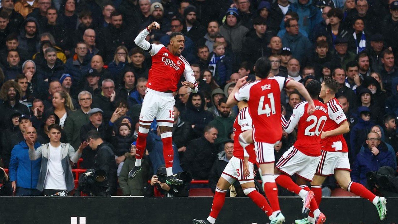 Babak I Arsenal vs Everton: Gol Ezri Konsa Bawa The Gunners Sementara Unggul