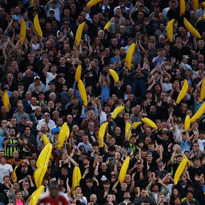 Balon Pisang: Simbol Loyalitas Suporter Manchester City di Tengah Kasus Finansial
