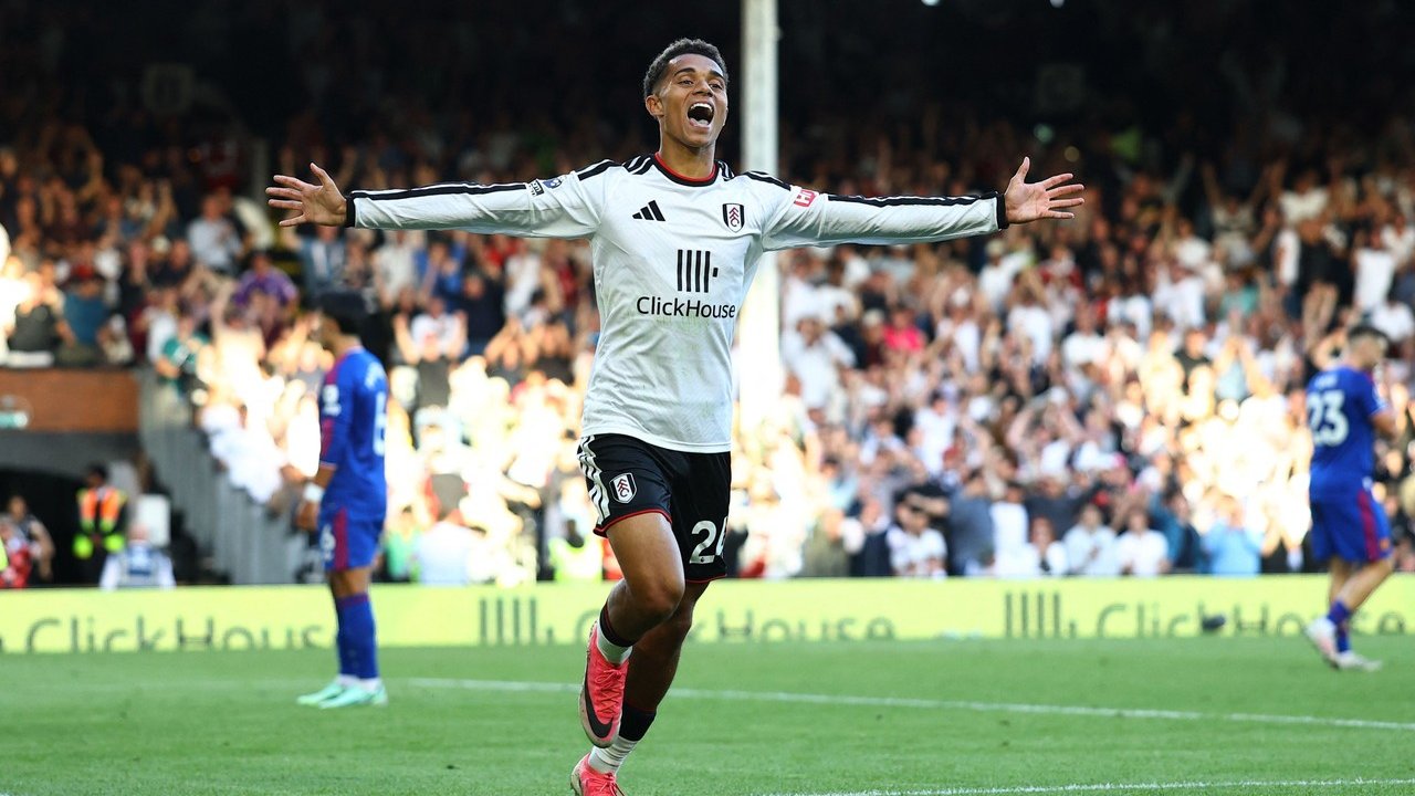 Barcelona Bidik Gelandang Muda Fulham, Josh King, Pantau Potensi Rp 801 Miliar