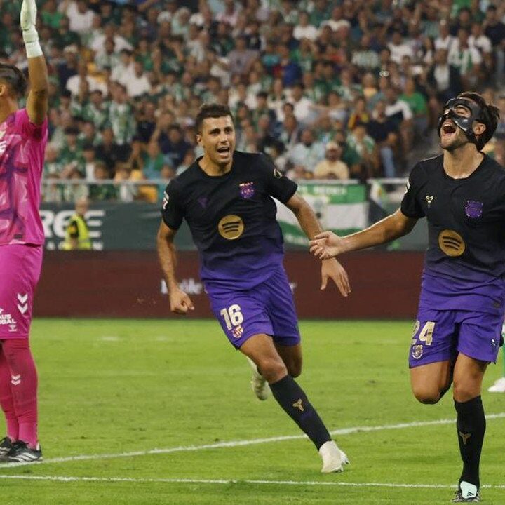 Barcelona Pertahankan Rekor Sempurna di LaLiga Usai Kalahkan Real Betis 5-2