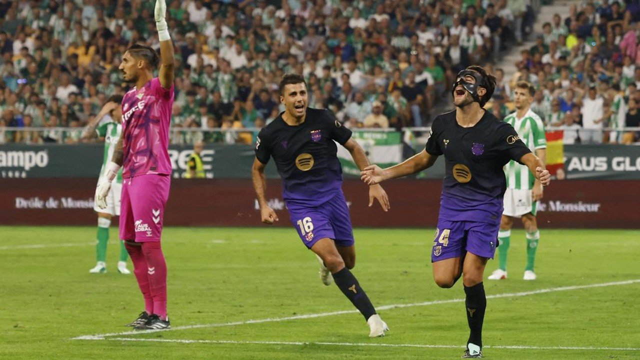 Barcelona Pertahankan Rekor Sempurna di LaLiga Usai Kalahkan Real Betis 5-2