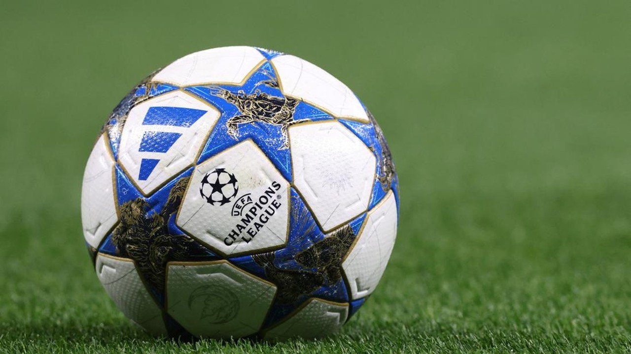 Barcelona Pimpin Klasemen Liga Champions, Nasib MU Memburuk