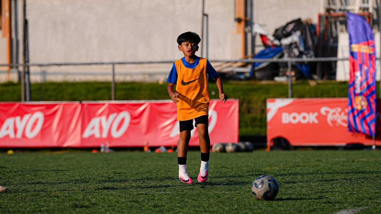 Bocah Bekasi Berangkat ke Barcelona untuk Ikuti Akademi Barca