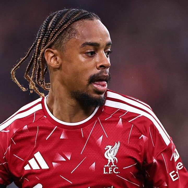 Bradley Barcola Ungkap Perbedaan Mencolok Gaya Bermain Liverpool dan PSG