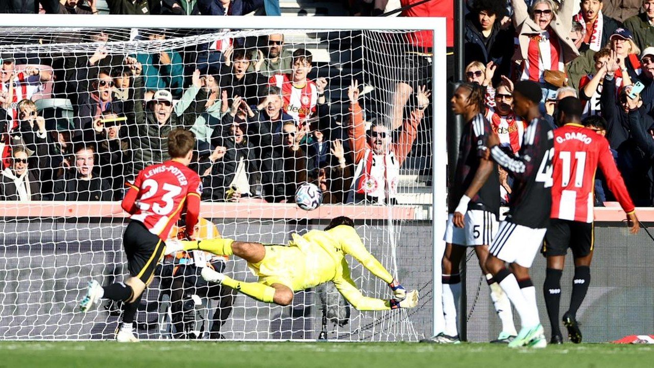 Brentford Ungguli Liverpool 1-0 di Babak Pertama, Satu Pemain Tuan Rumah Diusir