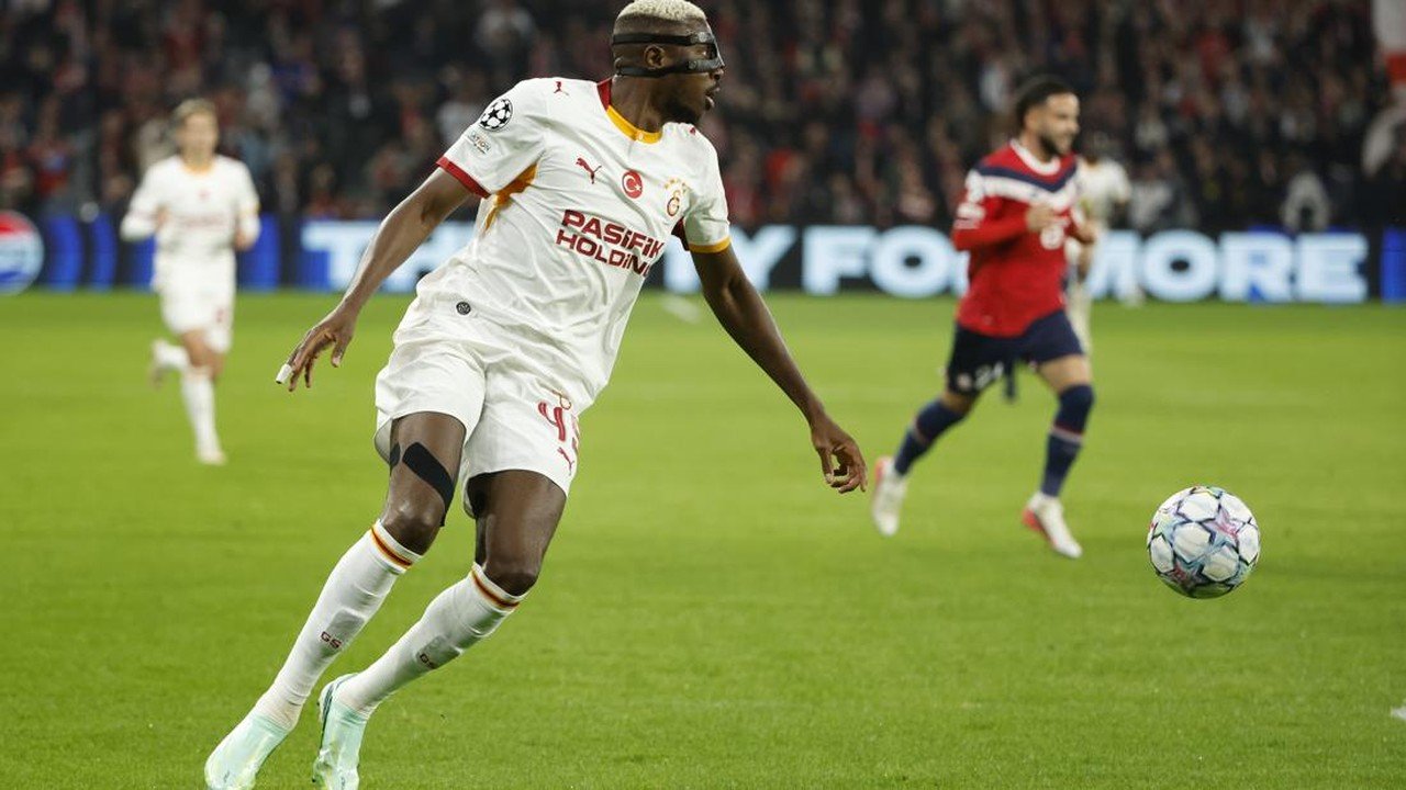 Calvin Verdonk Akui Ketangguhan Victor Osimhen di Liga Champions