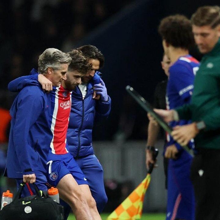 Cedera ACL Khvicha Kvaratskhelia, PSG Terancam Kehilangan Pemain Kunci Hingga Akhir Musim