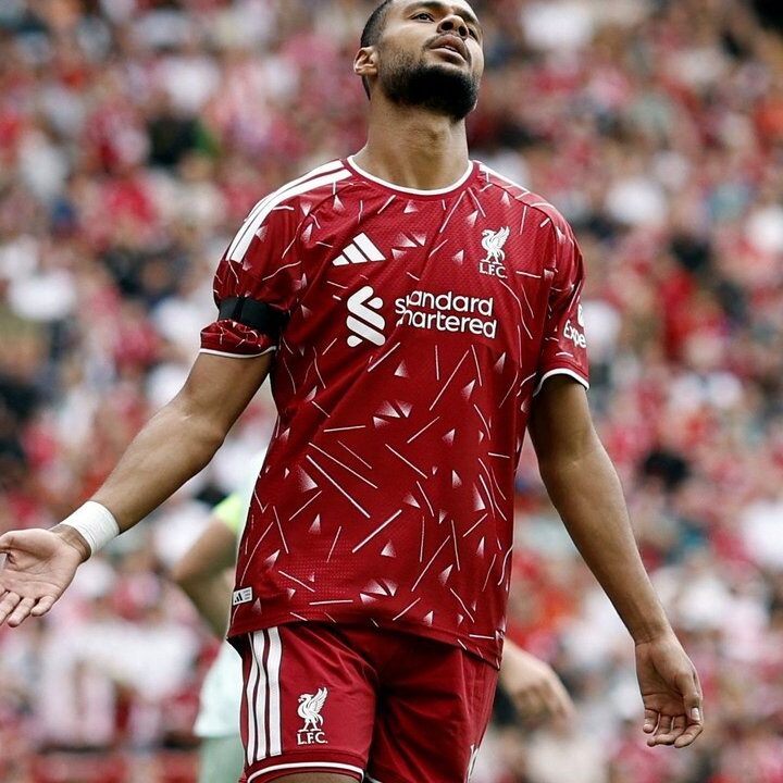 Cedera Isak dan Gakpo, Liverpool Hadapi Jadwal Padat Tanpa Dua Penyerang Andalannya