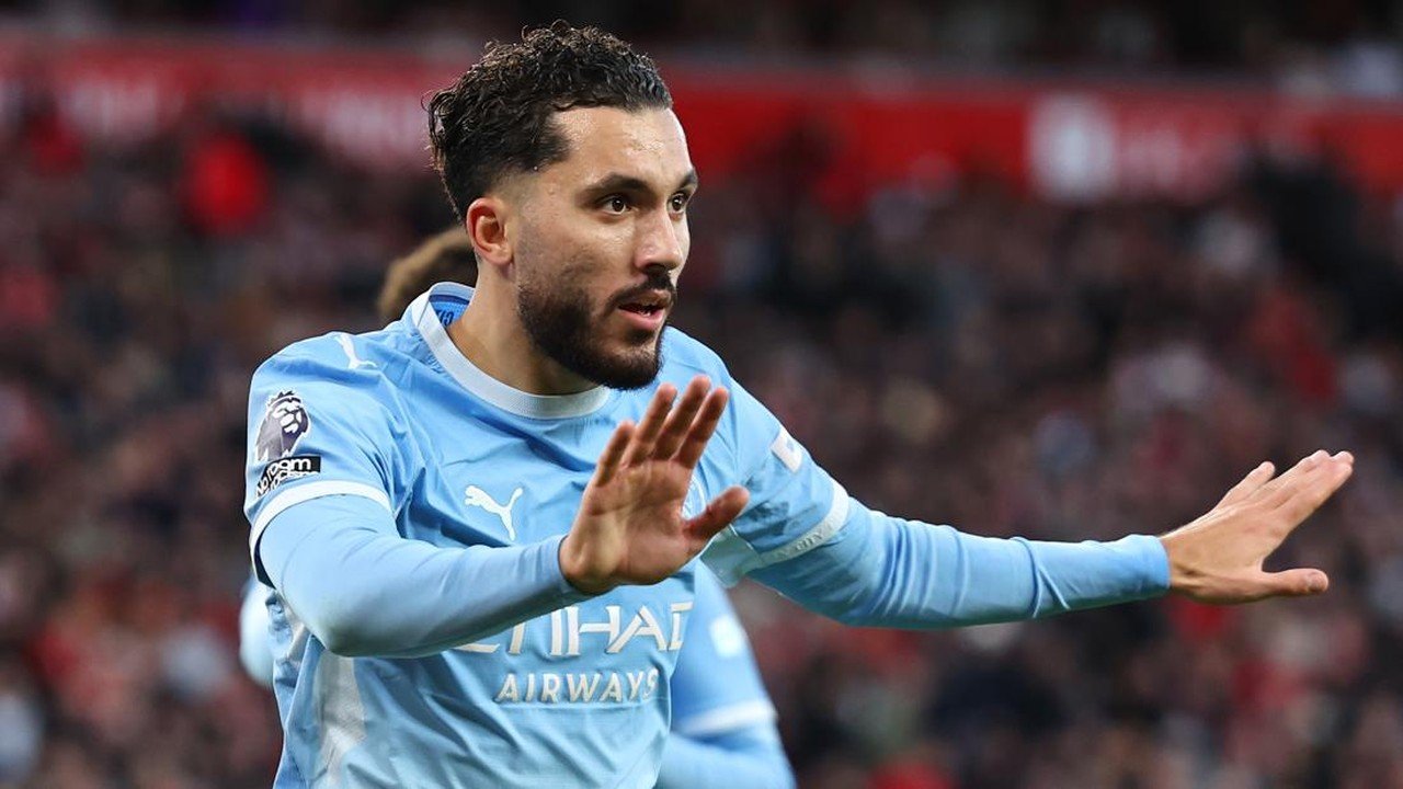 Cherki Pimpin Kemenangan Telak Man City di Anfield dengan Gol Memukau