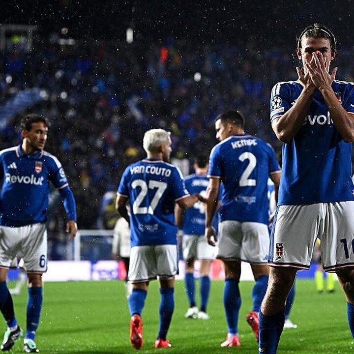Como Tebar Kejutan di Liga Champions, Cesc Fabregas Bawa Klub Debutannya Bersinar