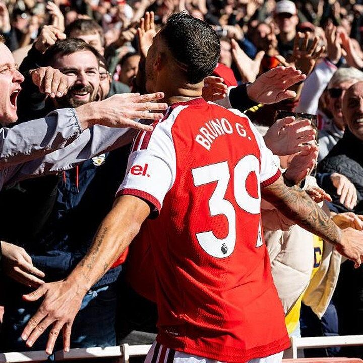 Debut Kandang Manis, Guimaraes Cetak Gol Kemenangan Arsenal atas Leeds
