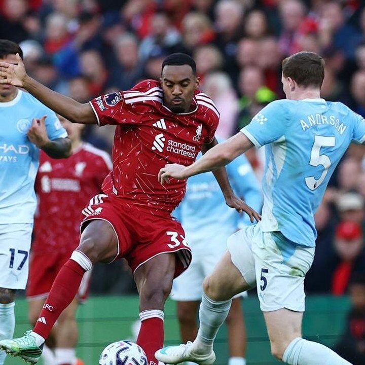 Dermot Gallagher: Kartu Merah Gravenberch di Laga Liverpool Vs City Terlalu Keras
