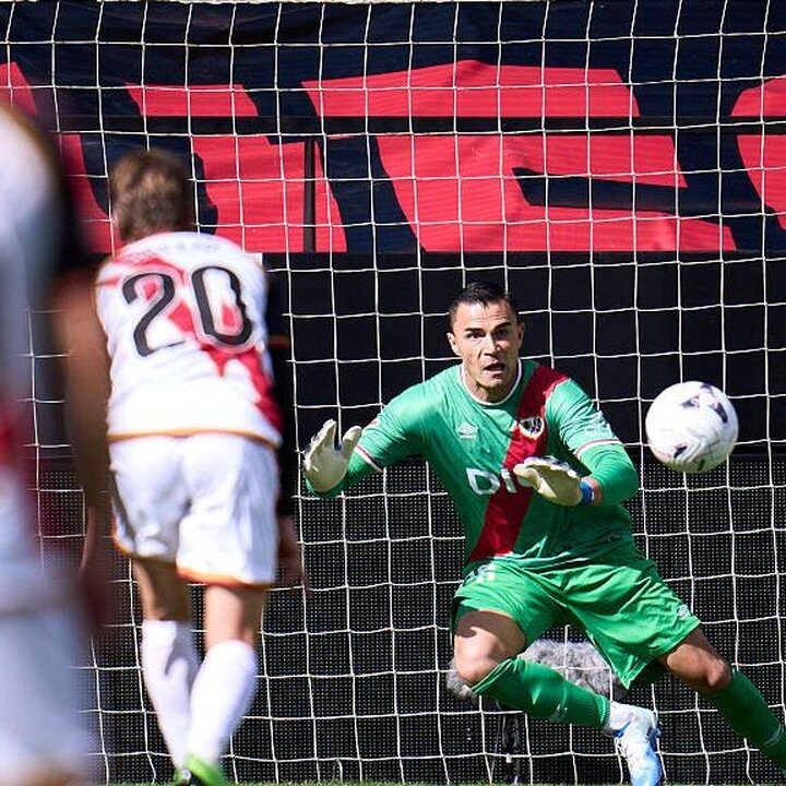 Dua Penalti dan Gol Chip Taklukkan Audero, Rayo Vallecano Tumbang 0-3 dari Elche