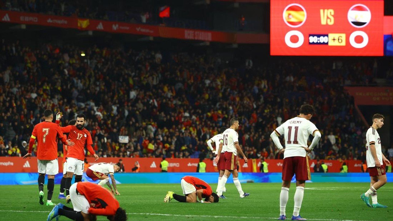 FIFA Denda dan Hukum Spanyol Akibat Chant Anti-Muslim Suporter