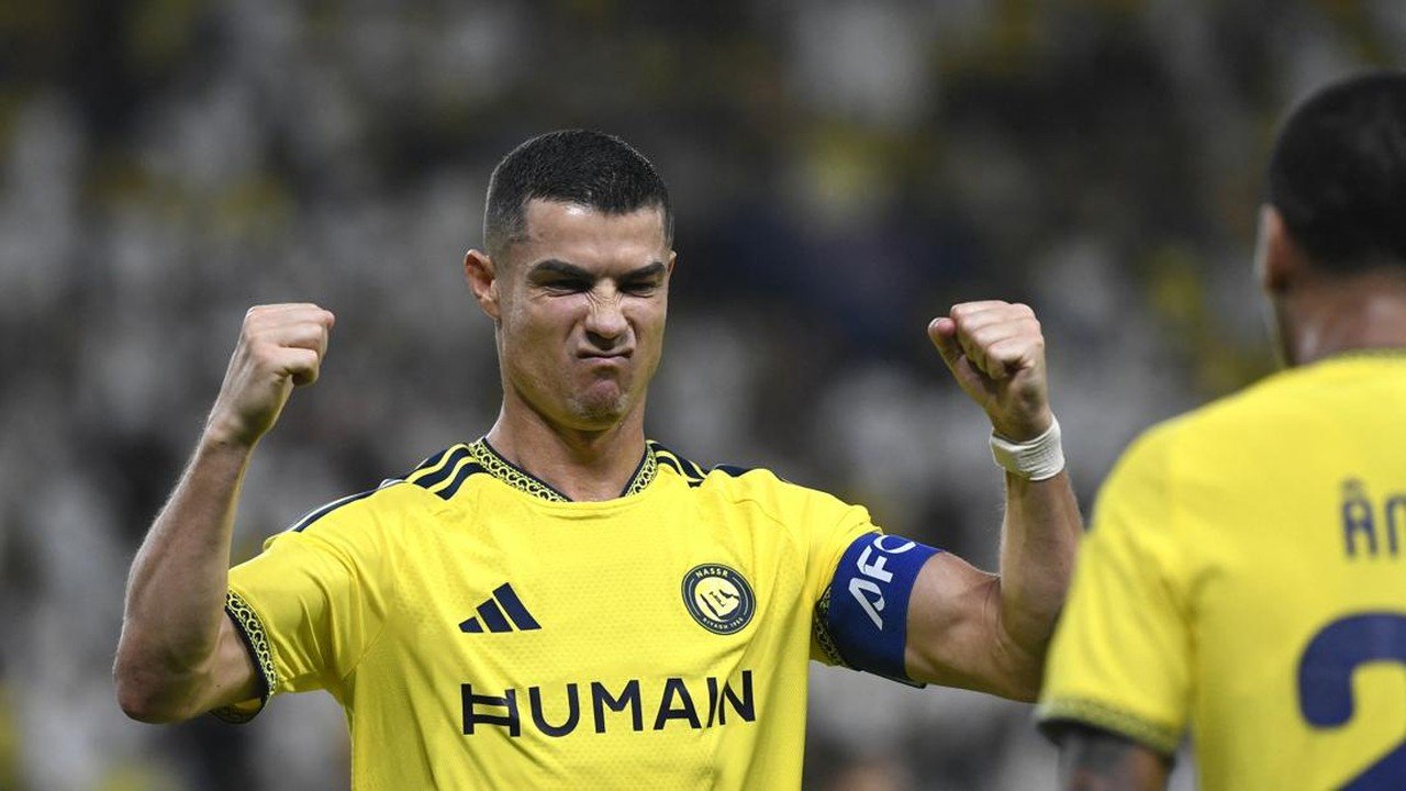 Gol ke-981 Cristiano Ronaldo Dirayakan Timnas Portugal, Isyarat Damai?