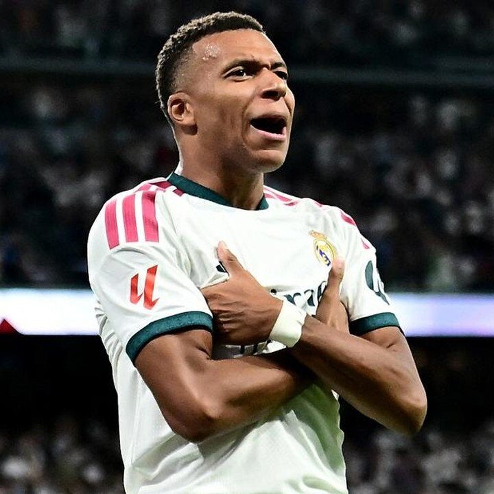 Hansi Flick Ungkap Taktik Barcelona Redam Kylian Mbappe di El Clasico