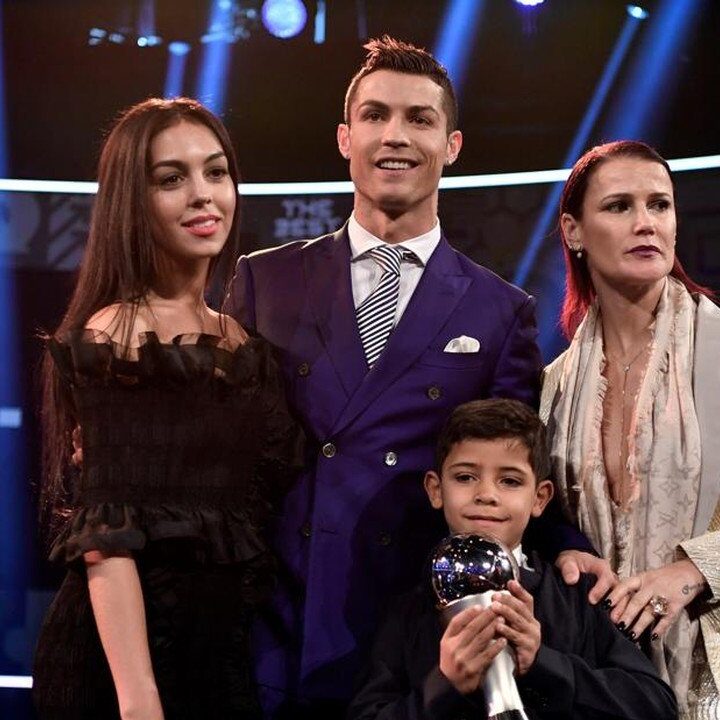 Kakak Cristiano Ronaldo Bela Sang Adik yang Tinggalkan Kamp Timnas Portugal