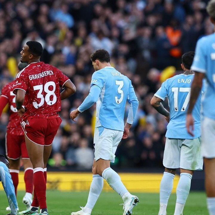 Kartu Merah Gravenberch Ubah Permainan Liverpool Melawan Manchester City