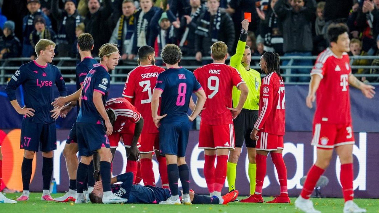 Kartu Merah Konyol Michael Olise Warnai Hasil Imbang Bayern Munich vs Viking