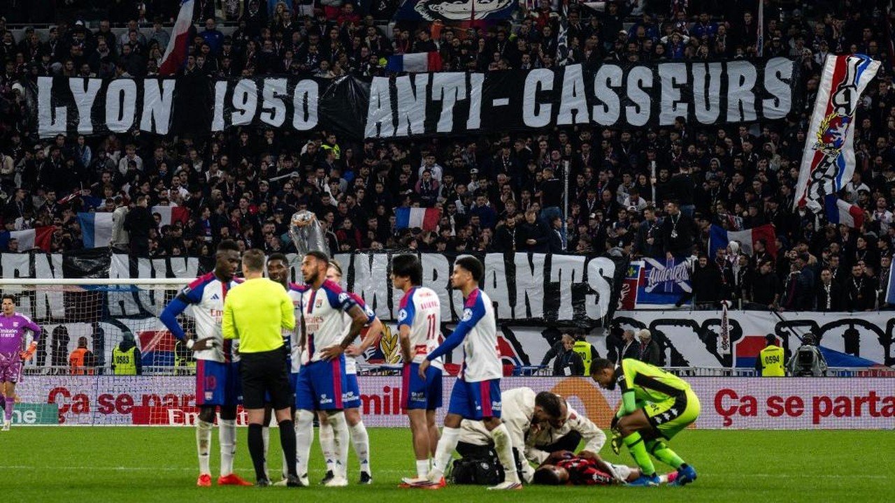 Kerusuhan Prancis Meluas, Fans Lyon Mengecam Vandalisme Monumen Koki Legendaris