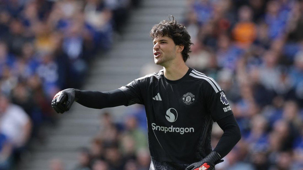 Kiper MU Senne Lammens Angkat Bicara Soal Keraguan Kualitasnya