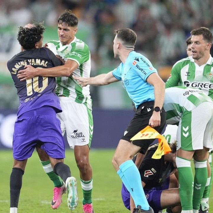 Lamine Yamal Diduga Pemicu Kartu Merah Facundo Bernal dalam Laga Barcelona vs Real Betis