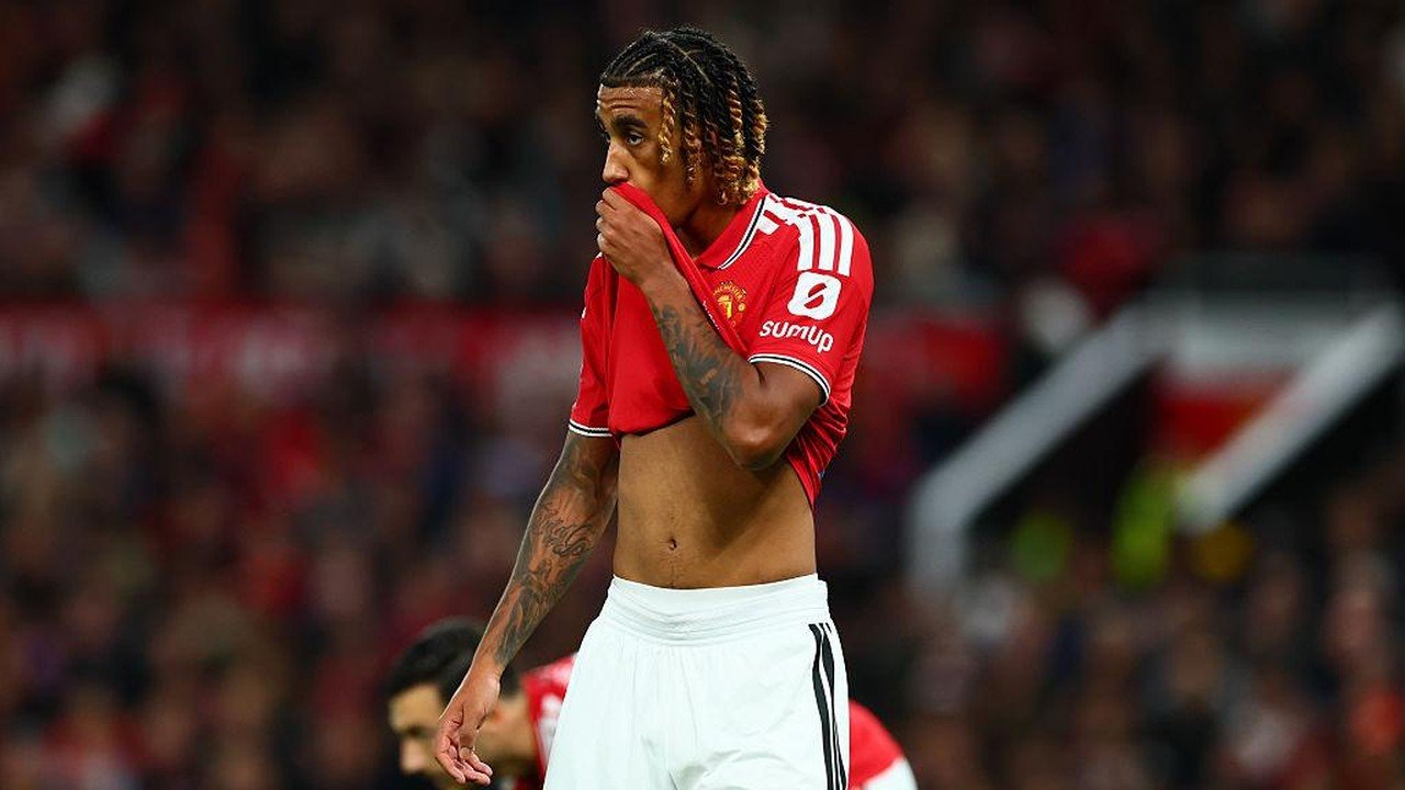 Leny Yoro Yakin Manchester United Akan Bangkit dari Keterpurukan
