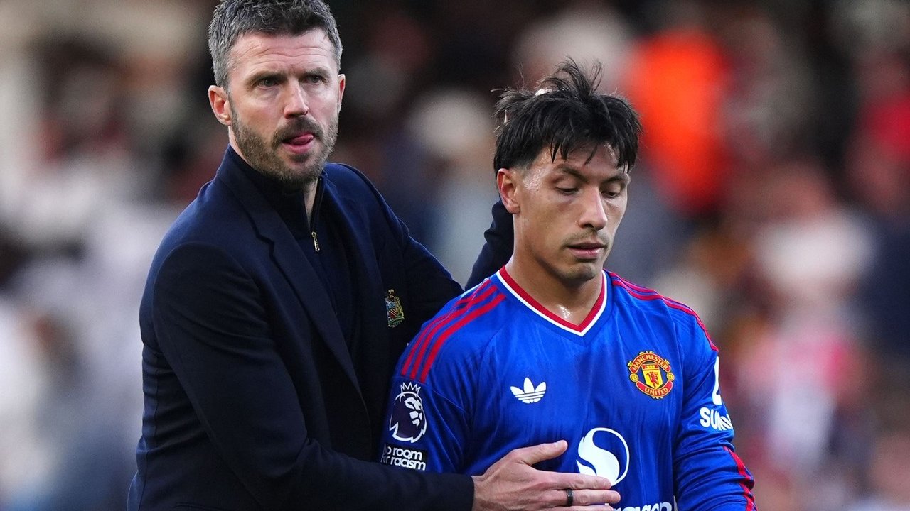 Lisandro Martinez Keluhkan Manajemen MU, Ashley Young Balik Sindir
