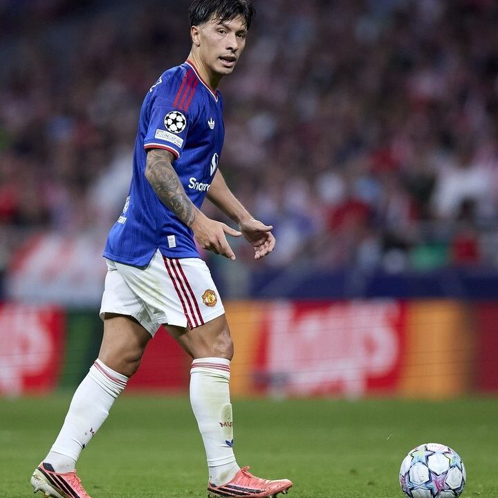 Lisandro Martinez Kritik Manajemen MU, Alan Shearer Angkat Bicara