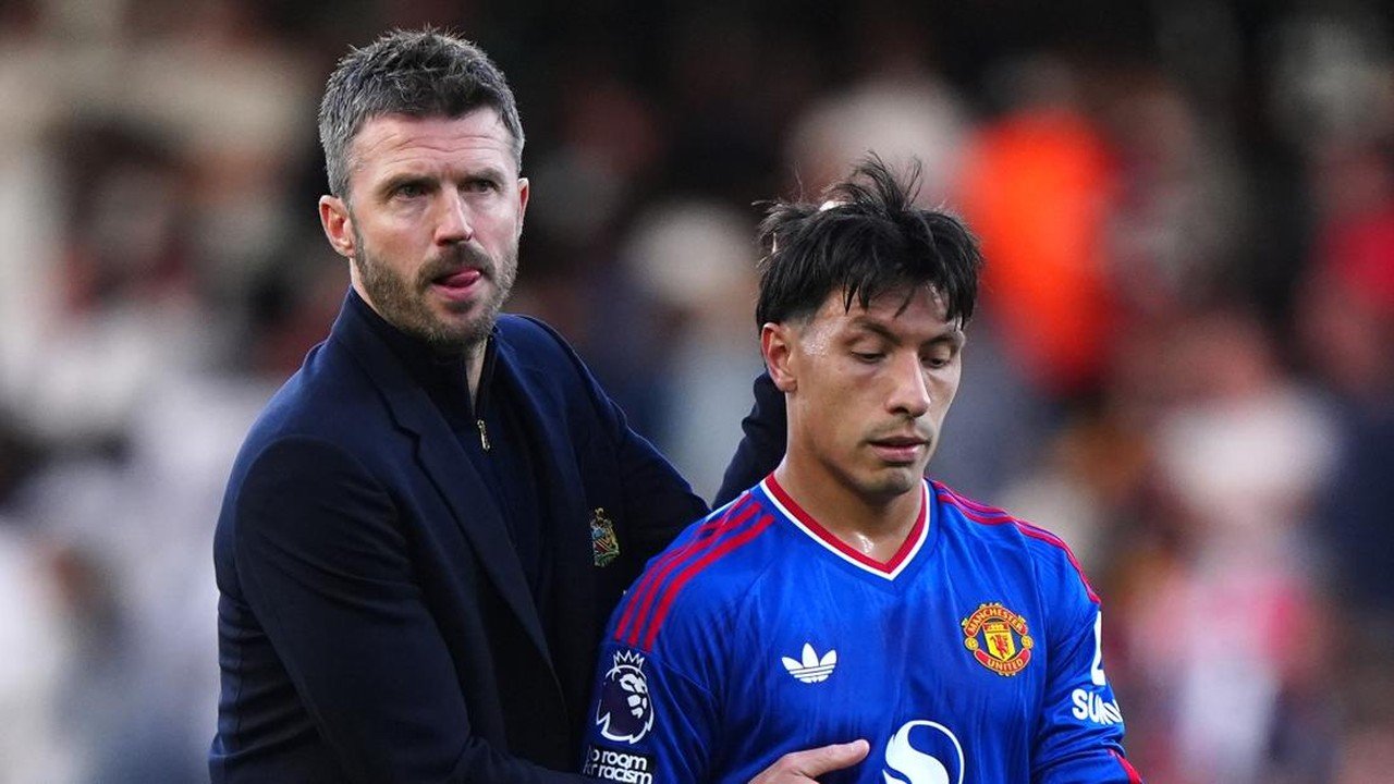 Lisandro Martinez Kritik Manajemen MU, Begini Respons Michael Carrick