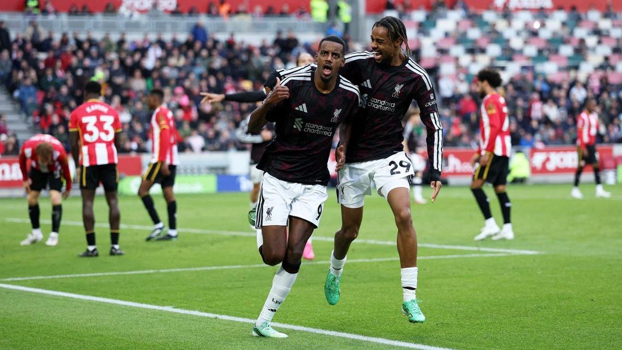 Liverpool Raih Tiga Poin Usai Kalahkan 9 Pemain Brentford 2-1