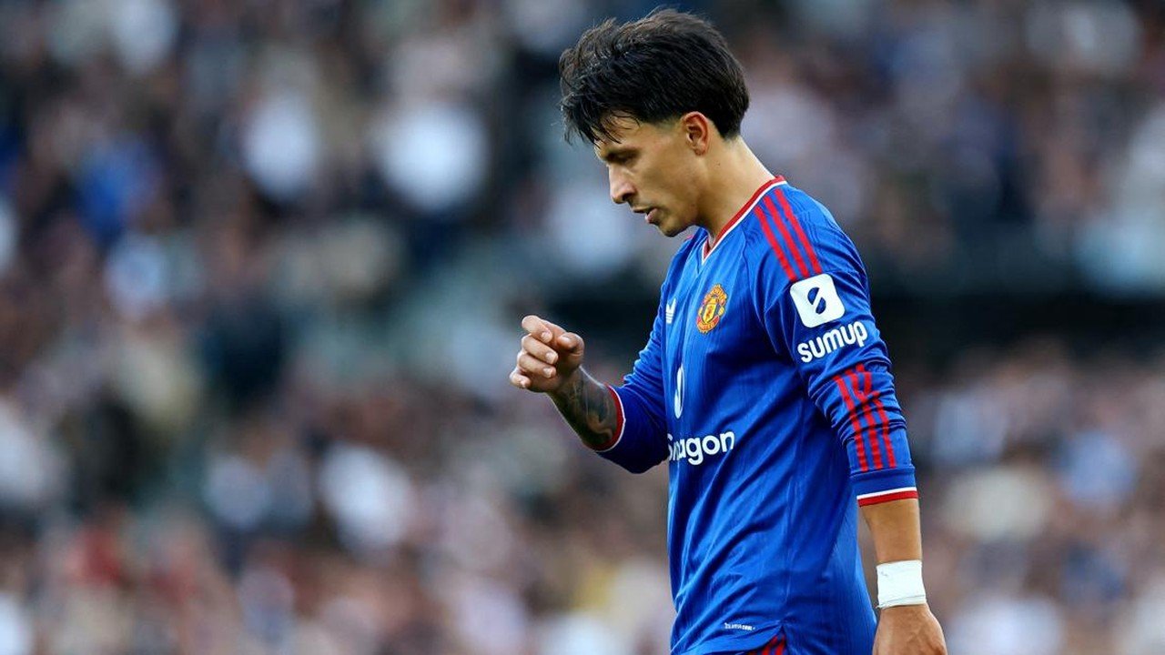 Martinez Ungkap Frustrasi di Balik Komentar Pedas Usai MU Kalah