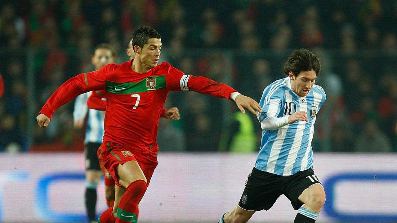 Messi dan Ronaldo: Dua Dekade Karier Internasional, Hanya Bertemu Dua Kali
