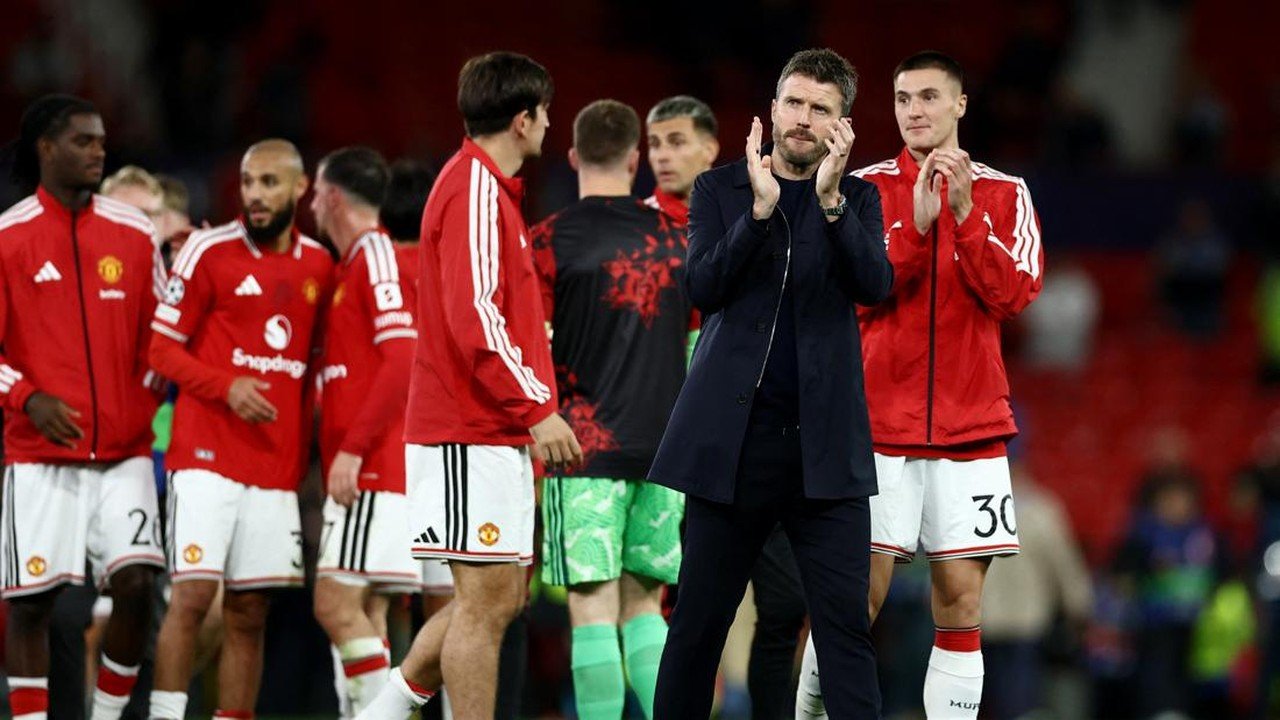 Michael Carrick Akui Tanggung Jawab Penuh Atas Performa Manchester United