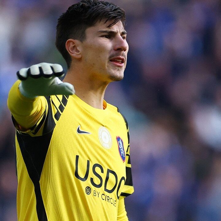 Mike Penders Susul Jejak Courtois di Chelsea Setelah Debut Lawan Everton