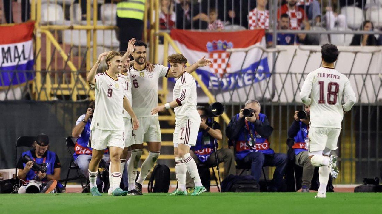 Mikel Merino Cetak Brace, Spanyol Lolos ke Perempat Final UEFA Nations League