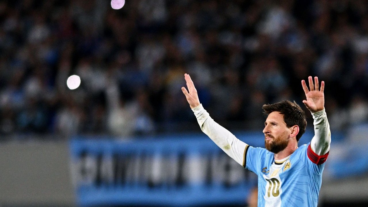 Momen Emosional: Argentina Hormati Messi di Laga Perpisahan