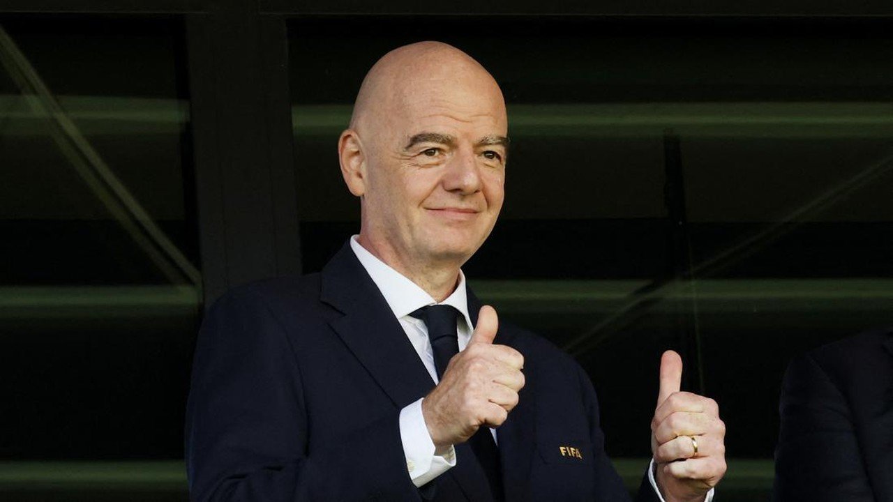 Presiden FIFA Minta Maaf Atas Kontroversi FFE, Dewan Tetap Tuntut Transparansi