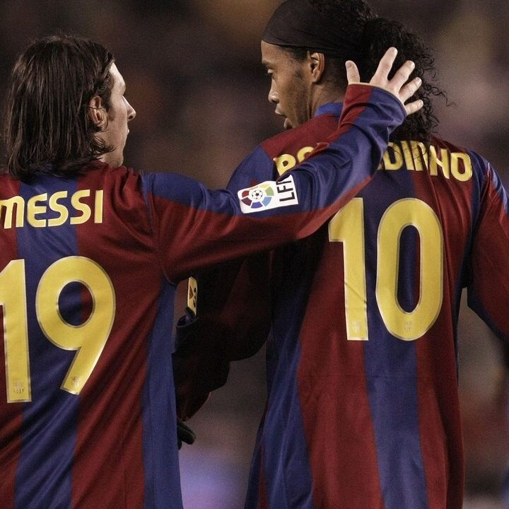 Ronaldinho Haru Lepas Messi dari Timnas Argentina