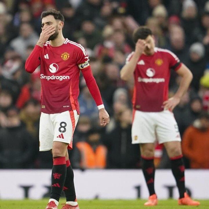 Roy Keane Kritik Kapten MU, Sebut Sibuk Podcast Daripada Pimpin Tim