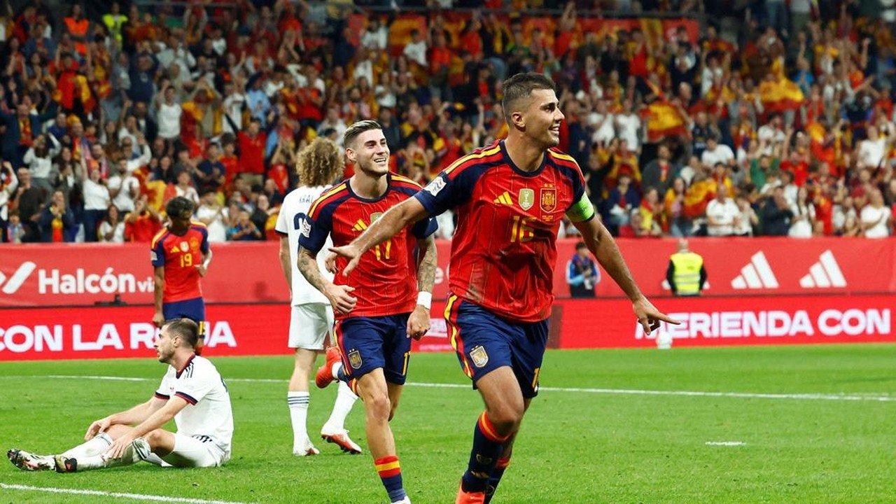 Spanyol Tak Terbendung, Republik Ceko Tumbang 3-1