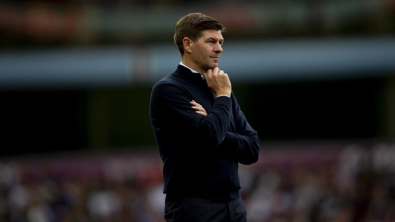 Steven Gerrard Mendesak Pencabutan Gelar Manchester City Akibat Pelanggaran Finansial
